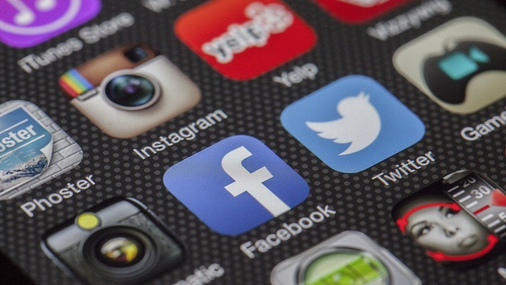 بازاریابی دیجیتال در شبکه های اجتماعی (2024)